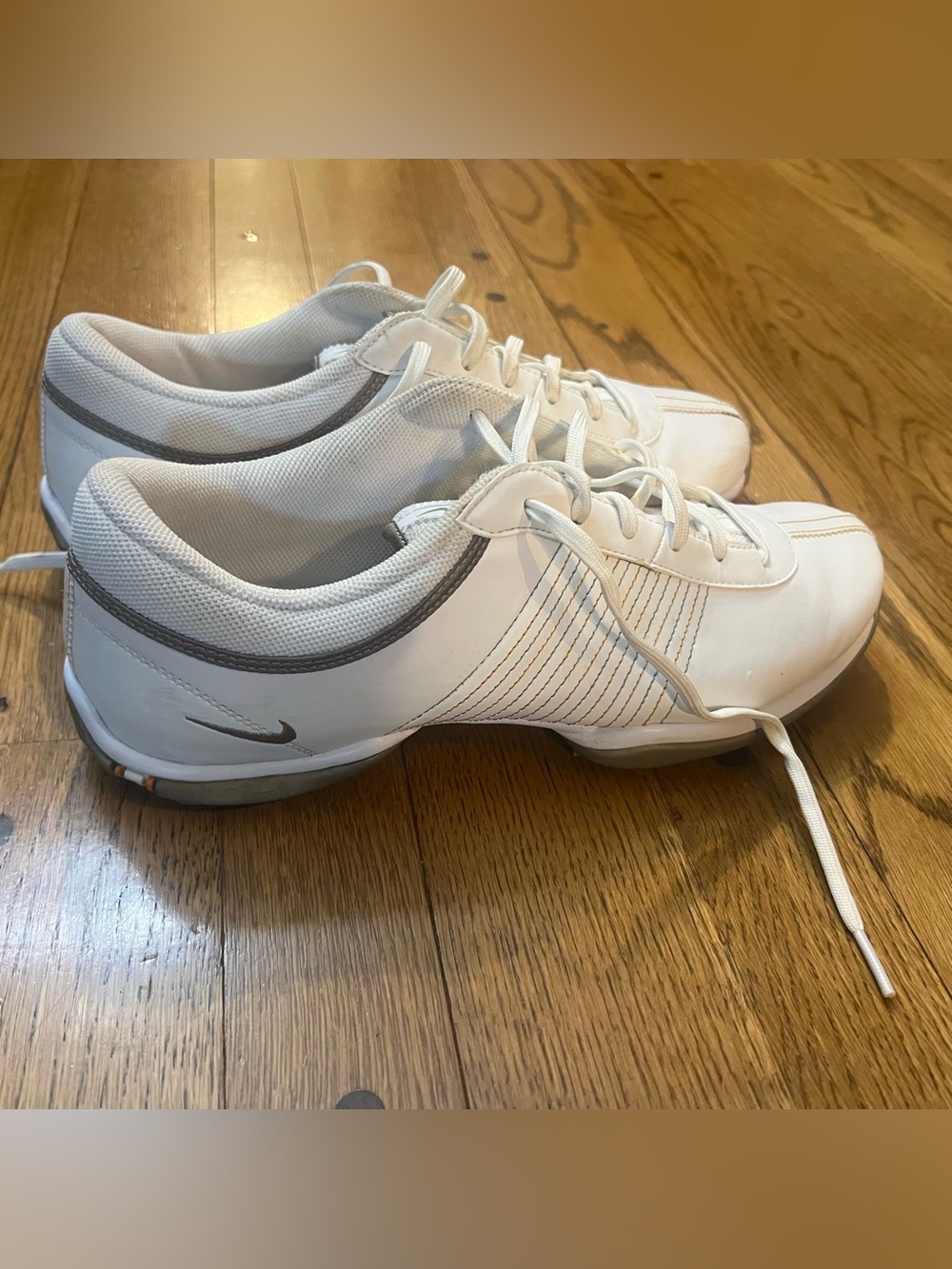 Nike Women's  White Golf Low-Profile Golf Sneakers
